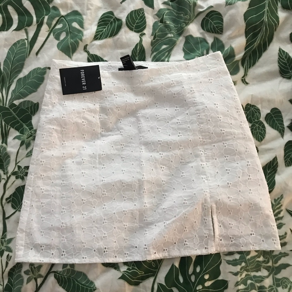 NWT eyelet skirt 🌺
